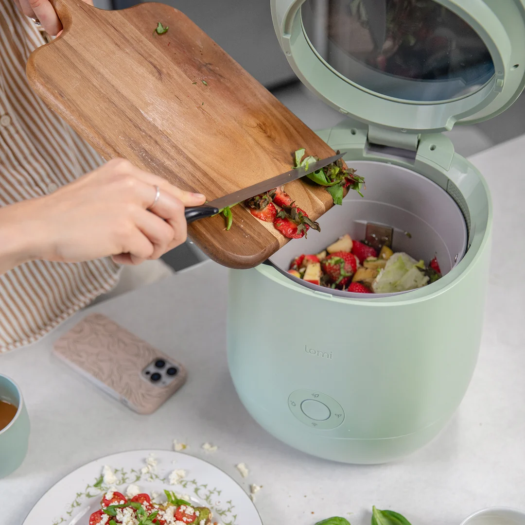 Lomi Countertop Composter 3